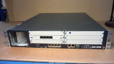Juniper 550M SSG-550M-SH Secure Services Gateway 1x 4-PORT 10/100 MODULE + 1x PS