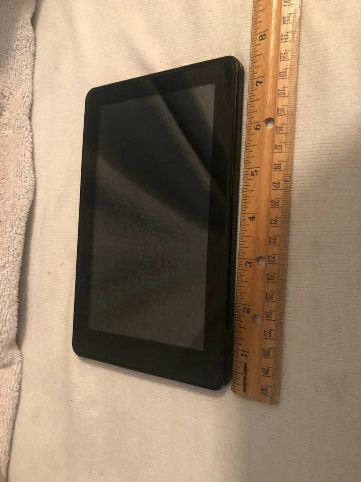 Amazon Kindle Fire 8 GB 7" Touch Screen Frame For Parts Only Does Not Work - Image 2 of 4