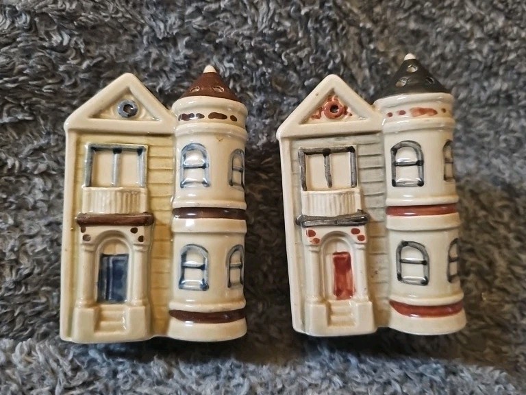 Otagiri 1981 Victorian House Salt & Pepper Shakers Hand Painted-Japan