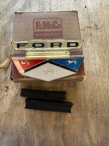 NOS 1959 Ford Galaxie Fairlane Hood Ornament Plastic Insert Emblem B9A-16637-A