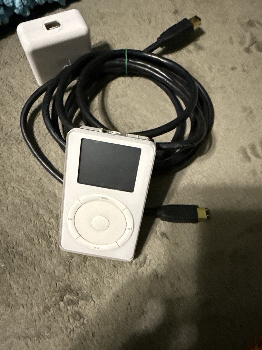 Apple iPod Classic 2nd Gen 10GB A1019 + Original FireWire Kit