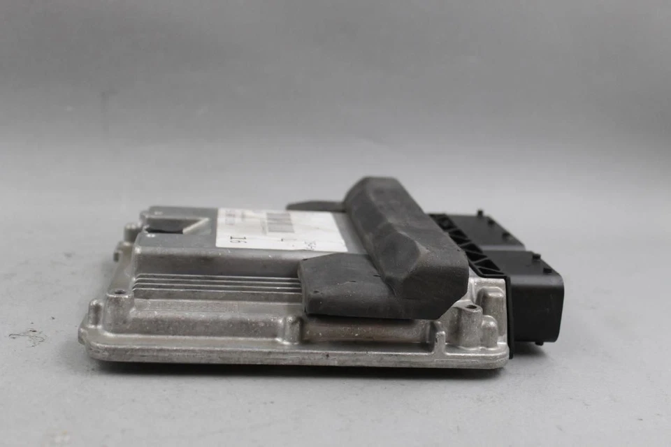 Módulo de Control Electrónico Motor ECM 2.0L Turbo Compatible con 13-16 AUDI A4 37362 Foto 4 de 4