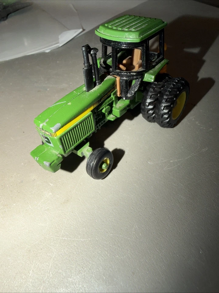 Ertl John Deere 5571 Toy Farm Tractor 1/64 Scale Diecast With Post Hole Auger - Image 2 of 3