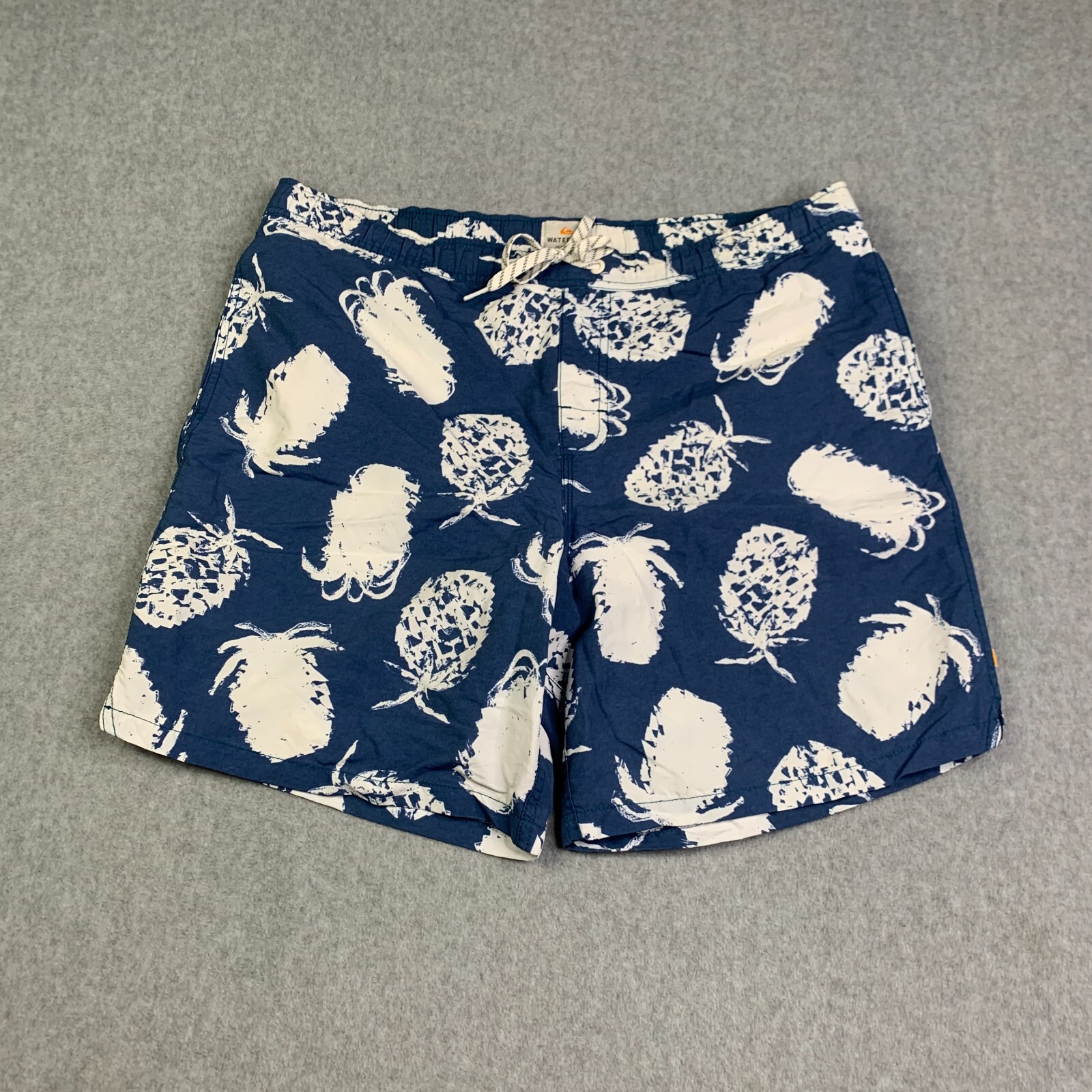 Quicksilver Waterman Swim Trunks Mens Large Blue Hawaiian Bathing Suit