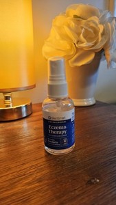SkinSmart Eczema Therapy Spray Travel Size 2oz Antimicrobial Hypochlorous Acid 