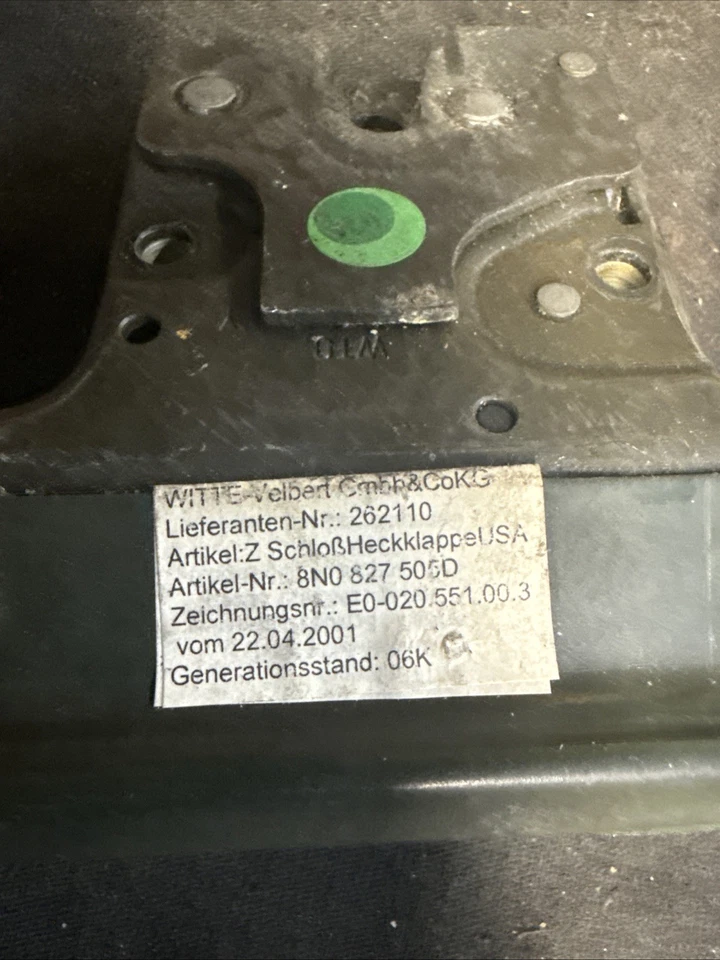 Audi Tt Quattro 2000-2006 1,8 l pestillo de escotilla trasero Foto 2 de 4