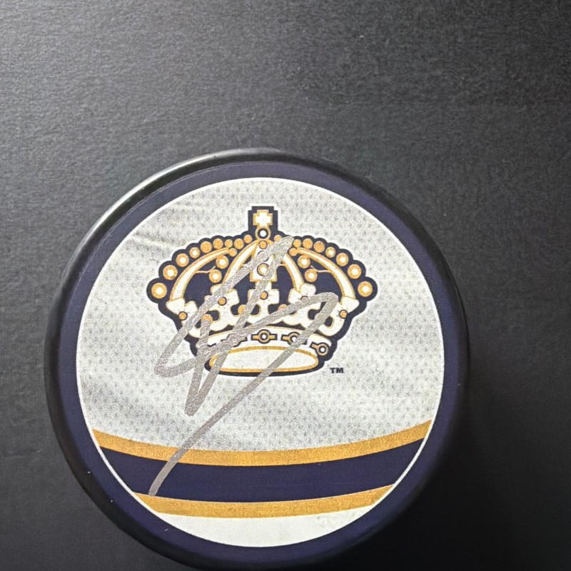 Drew Doughty Signed Autographed Los Angeles Kings Hockey Puck 
