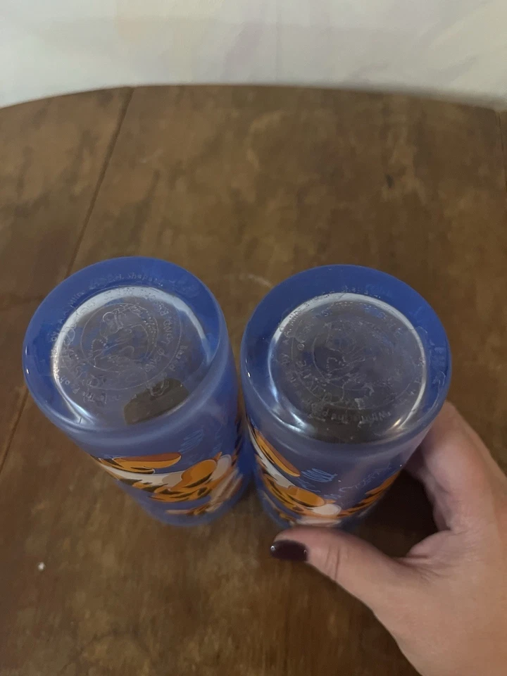 Tigger de vidrio superior DISNEYLAND PARÍS. Dos vasos de jugo Foto 4 de 4