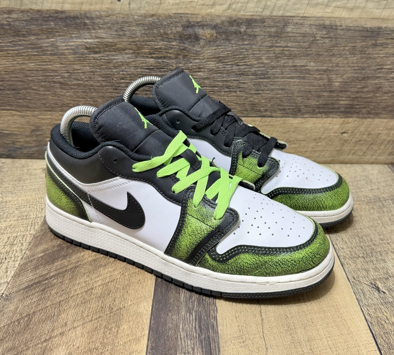 Nike Air Jordan 1 Low SE Shoe Wear Away Black Electric Green Size 7Y / 8.5 Women thumbnail 2