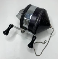 Vintage Zebco Spinner Model 33 Black & Chrome Push Button Fishing Reel