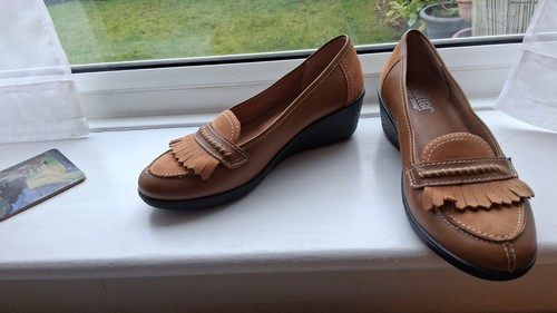 Hotter Kiev Damen hellbraune Leder Keilabsatz Slipper Loafer Schuhe Gr. 5D UK/38 EU - Bild 3 von 11