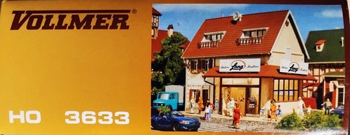 VOLLMER 3633 Kit Palazzina con negozio di alimentari - scala H0 | Zustand: Nuovo