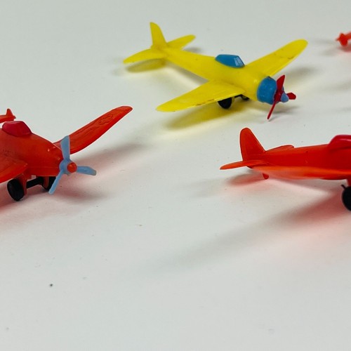 Vintage 1950's Lot of 6 Miniature Plastic Toy Airplanes Hong Kong - Picture 4 of 7