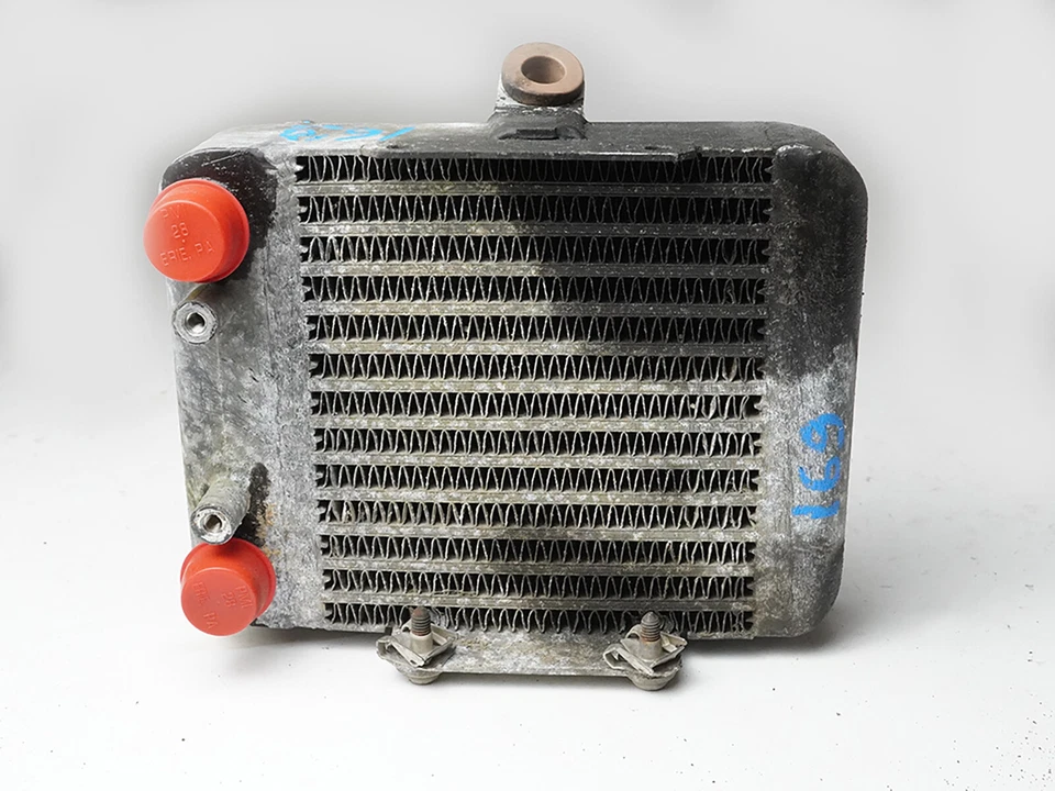 2004 - 2006 Volkswagen Phaeton 4.2 8 Cyl Oil Cooler Radiator Front Unit Oem Foto 4 de 4