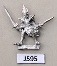 1987 High Elf Melnibonean with 2 Swords GW - Metal (J595)