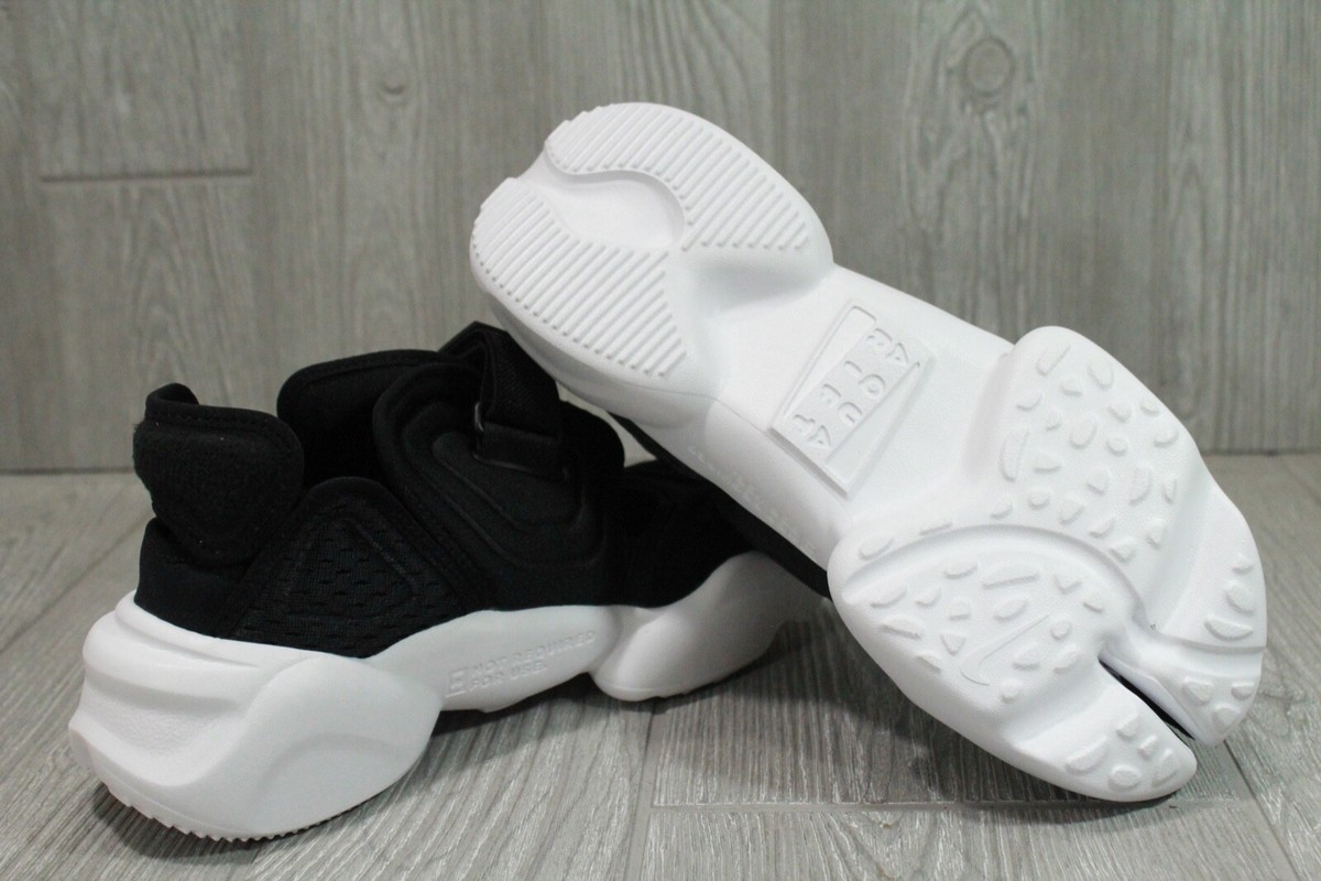 Nike Aqua Rift Womens Water Shoes Size 7 Black White Beach