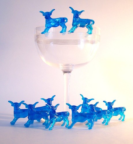 Set of 10 Retro Style Cocktail Wine Glass Blue Lagoon Bull Plastic Rim ...