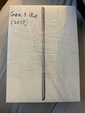 Apple iPad 5th Generation A1822 32 GB, Wi-Fi, 9.7 in - Space Gray
