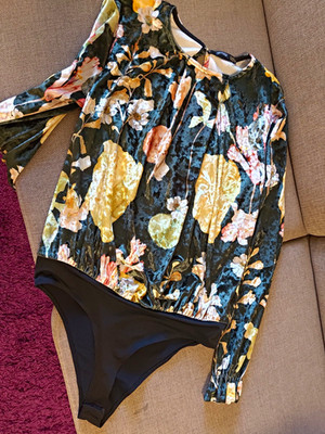 ZARA Damen Body XS schwarz/mehrfarbig Blumenmuster Langarm Einteiler