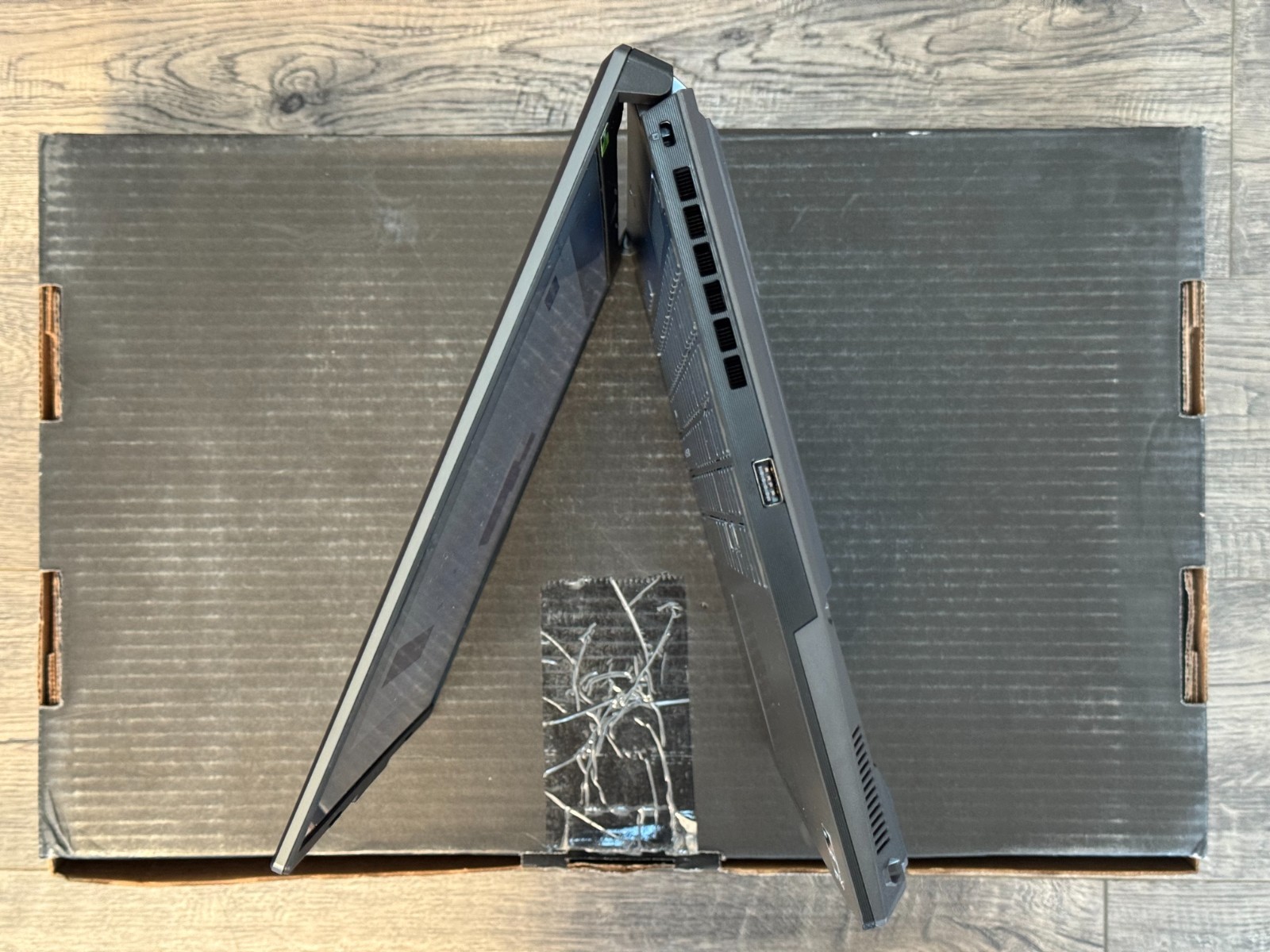 ASUS TUF Gaming A16 Laptop 16" WUXGA RTX 4050 Ryzen 7 7445HS READ 7