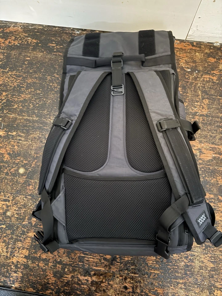 Mochila para portátil Mission Workshop Rhake impermeable - apenas usada excelente estado Foto 3 de 4