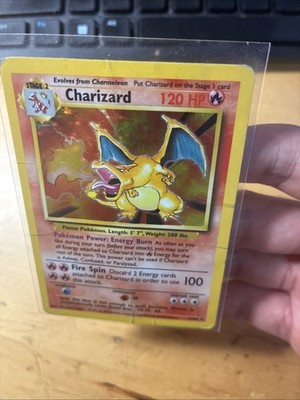 Pokémon TCG Charizard Base Set Holo Unlimited Rare Card 4/102 1995