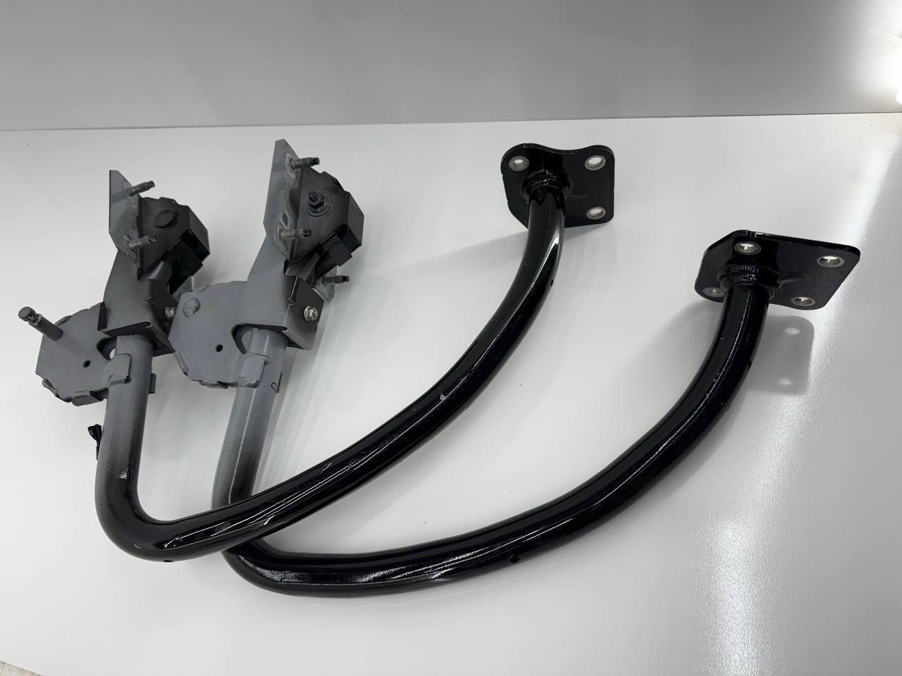 Set Of Two Rear Trunk Lid Hinge Support Fits 2014 Maserati Ghibli Sedan 3.0L 429
