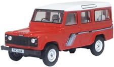 Oxford Diecast 76DEF018 OO Gauge Land Rover Defender LWB Station Wagon Masai Red