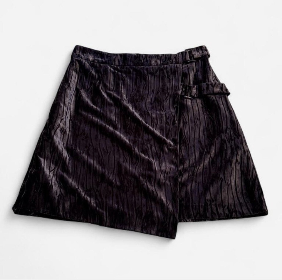 Cue Women’s 12 Purple Velvet Utility Short Skirt Excellent Condition