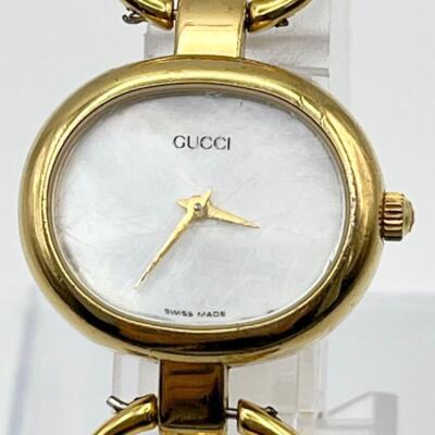 Authentic Gucci Watch 1600L 25mm Women's Gold Vintage Watch