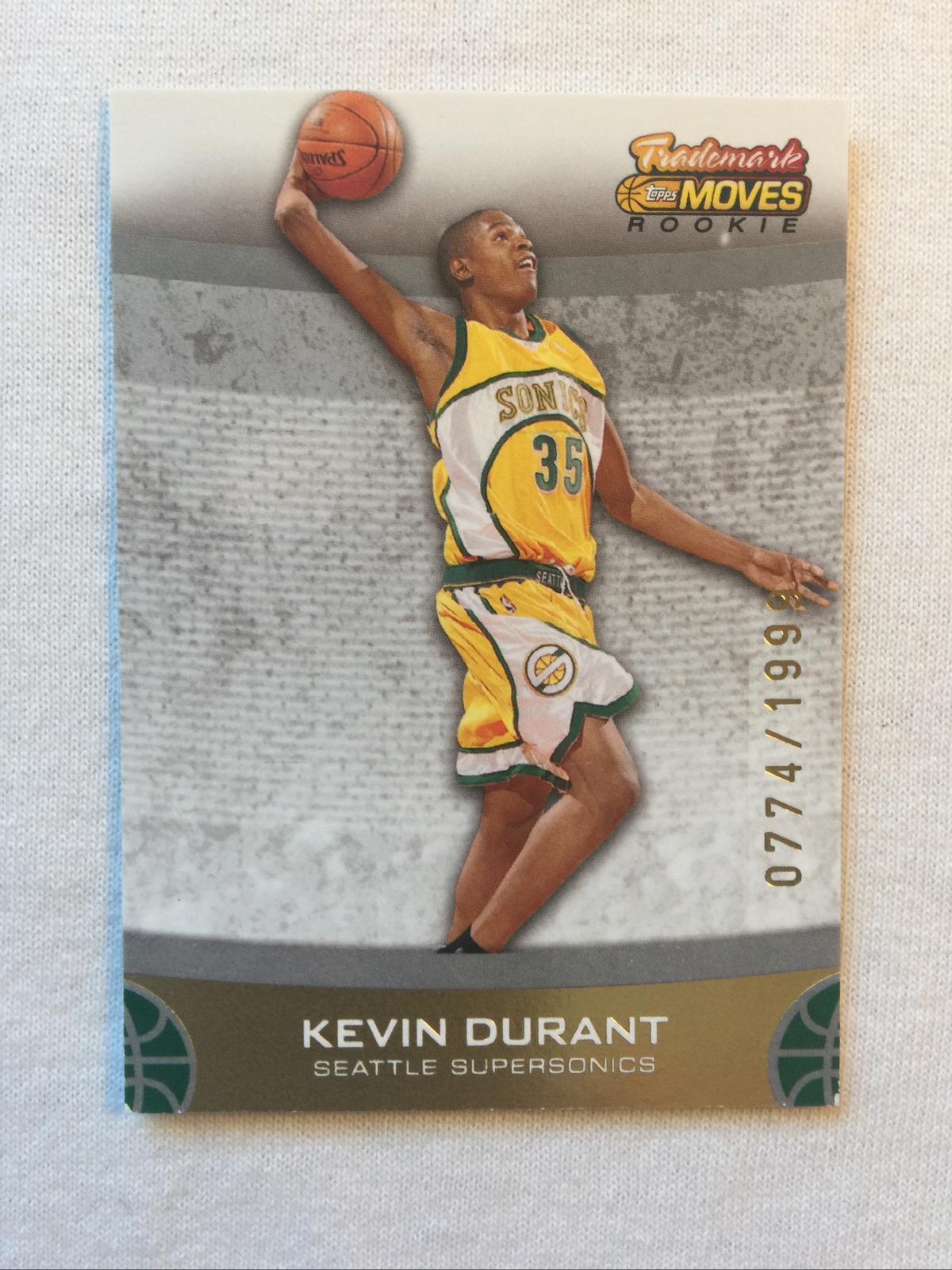 Kevin Durant Rookie 2007 Topps Trademark Moves 774/1999 #61 *NOTE*