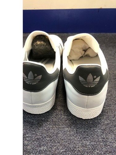 Premium ADIDAS GAZELLE SCARPE DA GINNASTICA Casual Wh. Scarpe uomo pelle IE3597 EU46 UK 11 - Foto 7 di 13