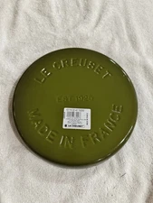 Le Creuset New Round Trivet, Olive