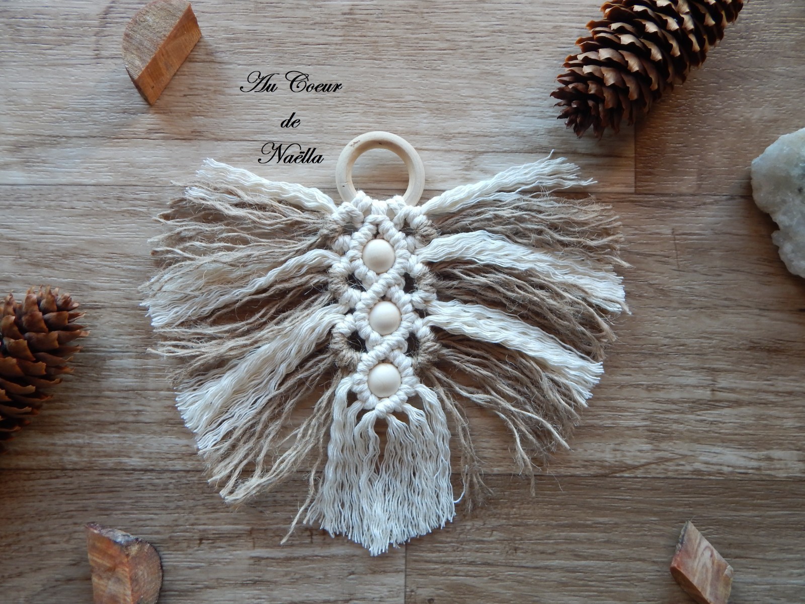 Tissage mural fait main feuille macramé et bois flotté premium 60 cm