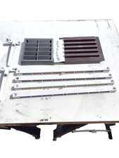 A job lot of Trickle vents,2 Grills & 2 UPVC handles, used.