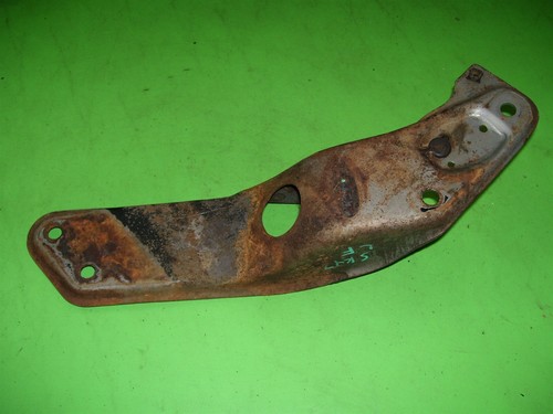 280Z 1980 Datsun 280ZX LEFT Front Radius CONTROL ARM BRACKET 79-83 Nissan - 第 1/3 張圖片