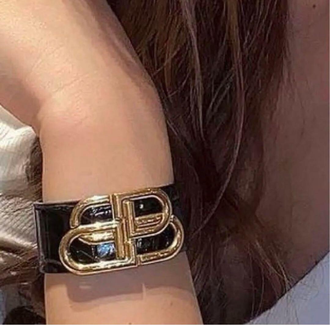 関税込★ギフトにも【BALENCIAGA】BB leather bracelet BALENCIAGA Bracelet Leather Women's BB Embossed | eBay