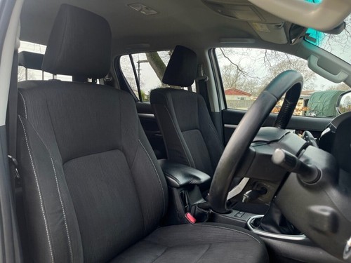 2020 Toyota Hilux 2.4 D-4D Invincible Pickup Double Cab 4dr Diesel Manual 4WD Eu - Picture 19 of 22