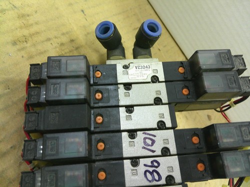 SMC VZ3243 (4PCS.) NVZ3143 (3 PCS.) ON MANIFOLD 24VDC - Picture 3 of 6