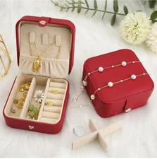 FLAYET TRAVELING JEWERLY CASE WITH MIRROR.