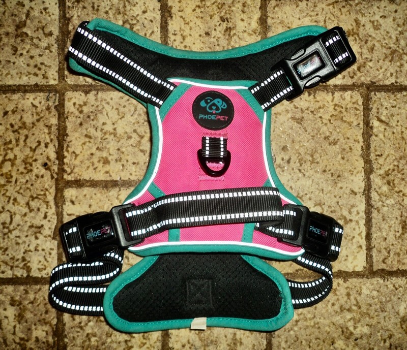 Phoepet No Pull Dog Harness. Sz. Med. Reflective. Adjustable.