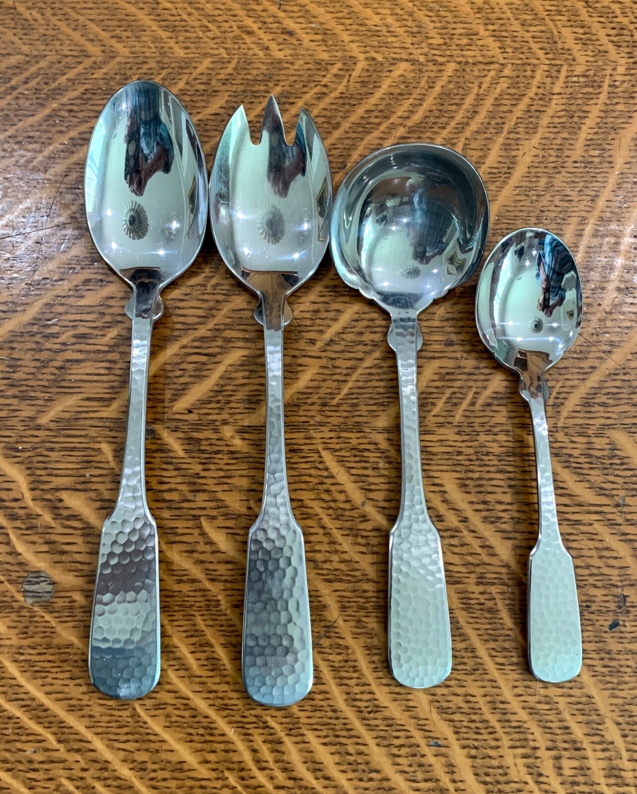 4 TOWLE Hammersmith 18/8 Stainless Flatware Silverware Korea Serving