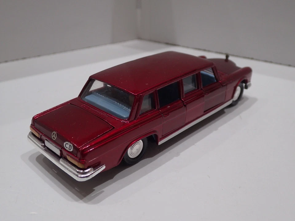 DINKY TOYS 128 MERCEDES BENZ 600 SCALA 1:43 CONDIZIONI PARI AL NUOVO (7) - Immagine 3 di 4