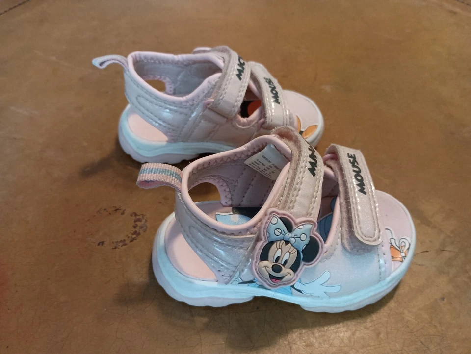 Sandalias Minnie Mouse talla 3 Foto 4 de 4