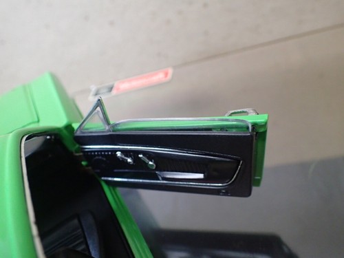 RARE 1/18 FORD MUSTANG 350 GT GREEN UNIVERSAL HOBBIES w/ Motorcraft Display Case - Picture 19 of 24