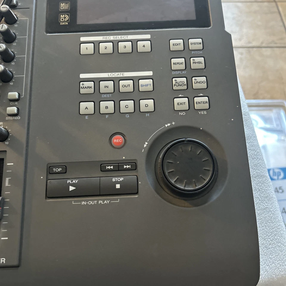 Sony MDM-X4 MkII MiniDisc MD Multi Track Recorder for parts - Image 3 of 4