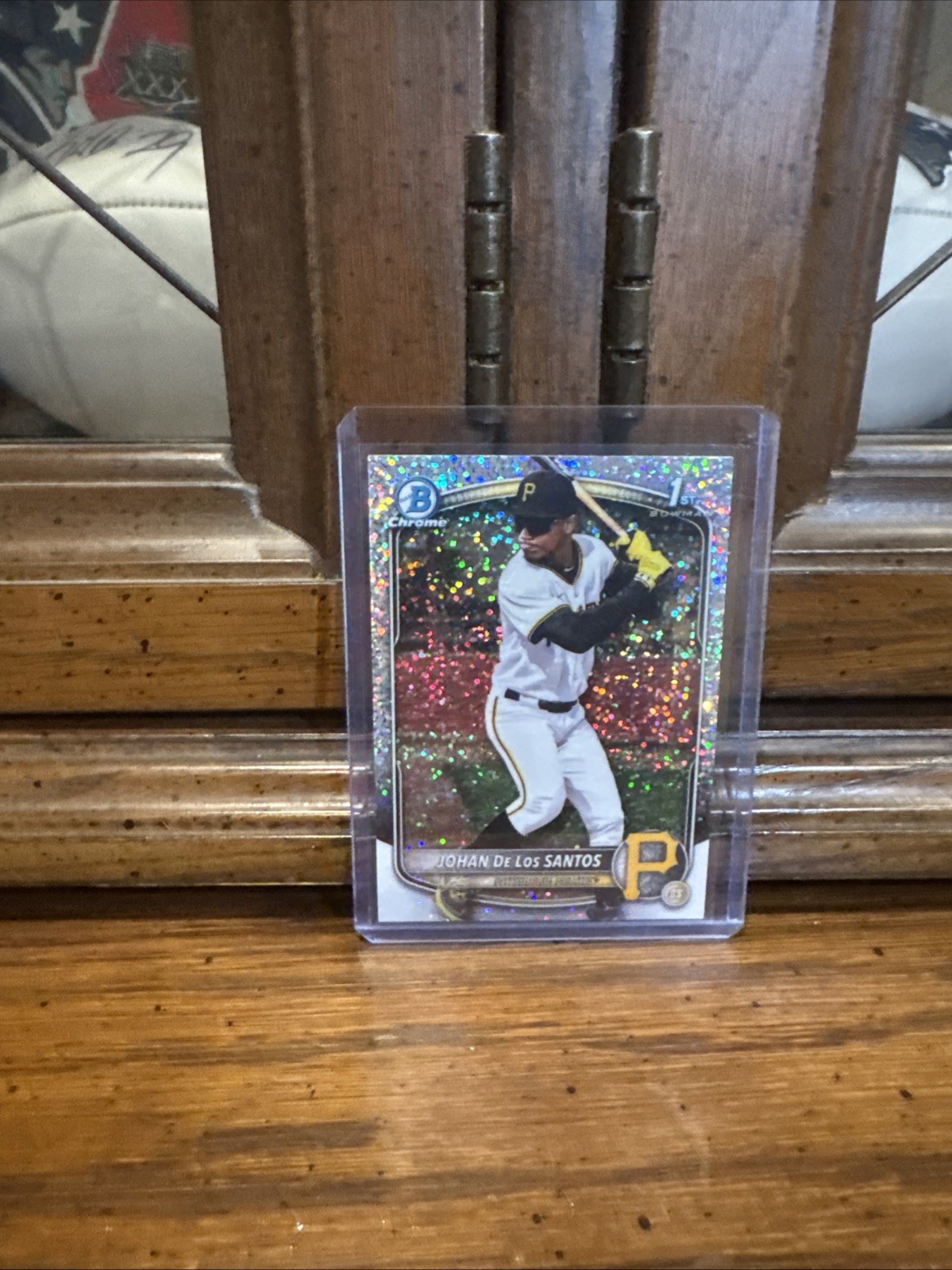 /299! JOHAN DE LOS SANTOS 2025 BOWMAN CHROME 1ST SPECKLE REFRACTOR /299