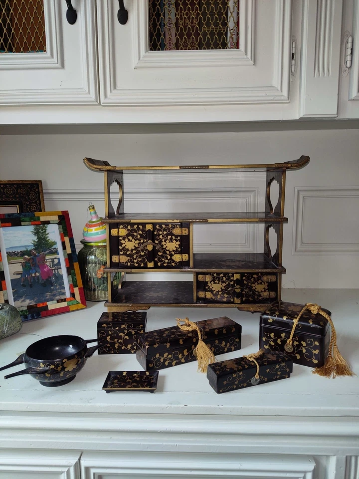 RARO Antiguo Japonés Período Edo Geisha Cosméticos Gabinete Laca Dorada Cajas Foto 3 de 4