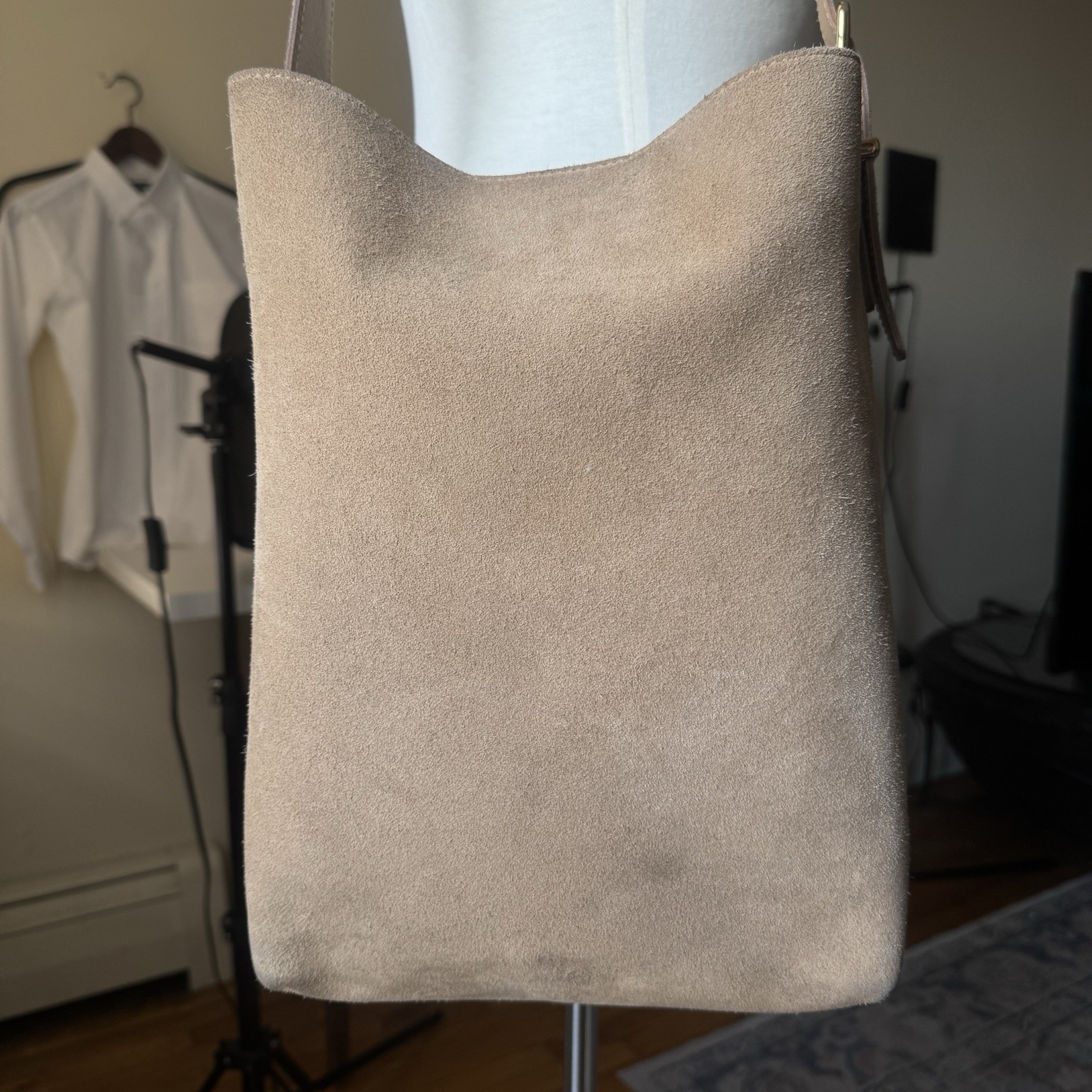 Madewell Essential Suede Bucket Tote Bag Tawny Khaki 10.5" W x 13.5" H x 6" D thumbnail 16