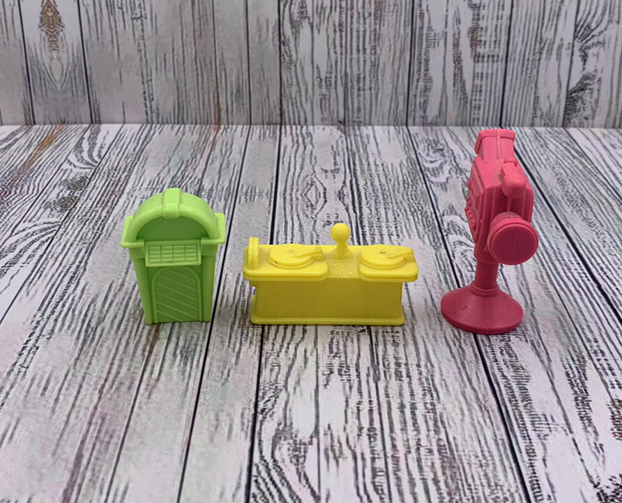 Vtg Alvin & the Chipmunks Props Camera Jukebox Record Player Scratching Stand